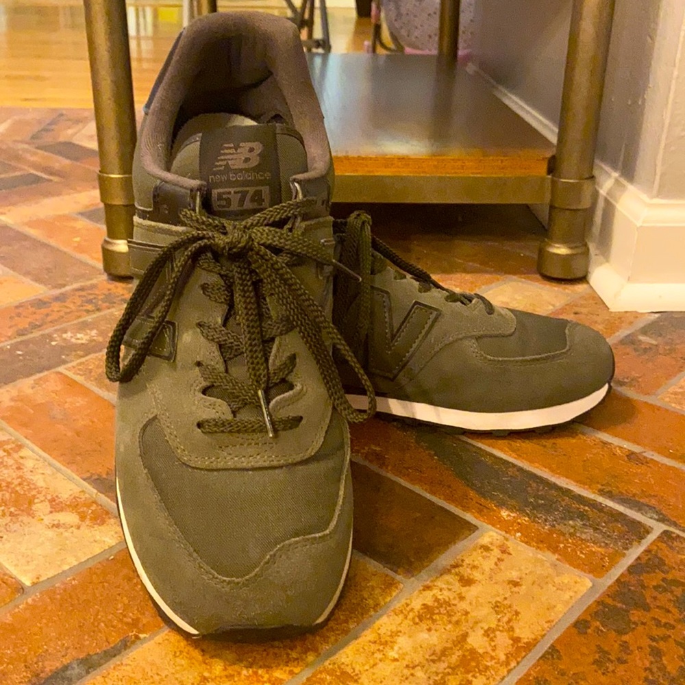 Men’s New Balance 574 - BARELY WORN!!